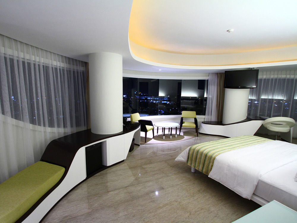 Sensa Hotel Бандунг Экстерьер фото