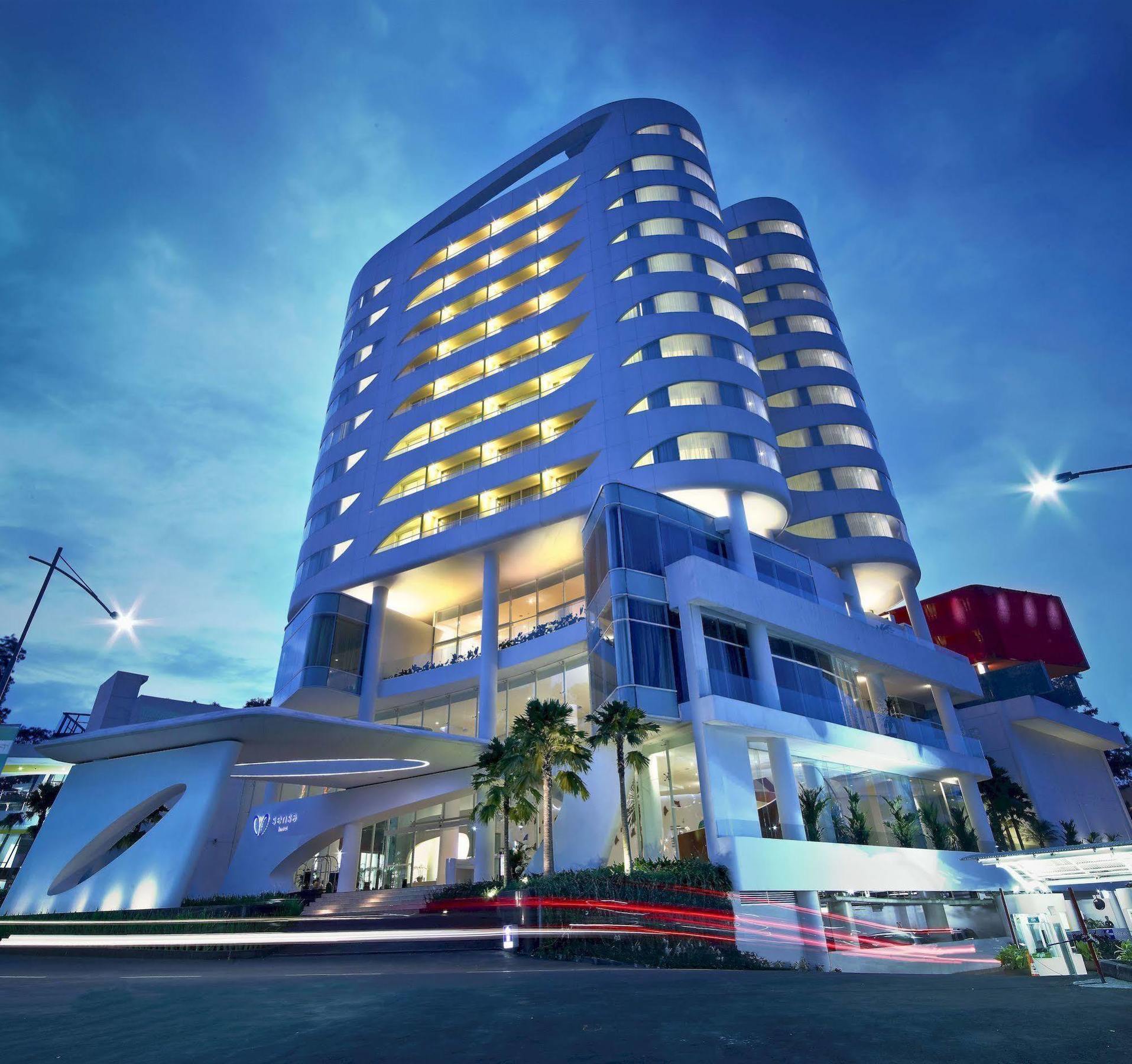 Sensa Hotel Бандунг Экстерьер фото